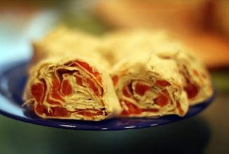 Рулет с семгой и сыром