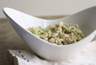 Салат с тунцом  и яйцом