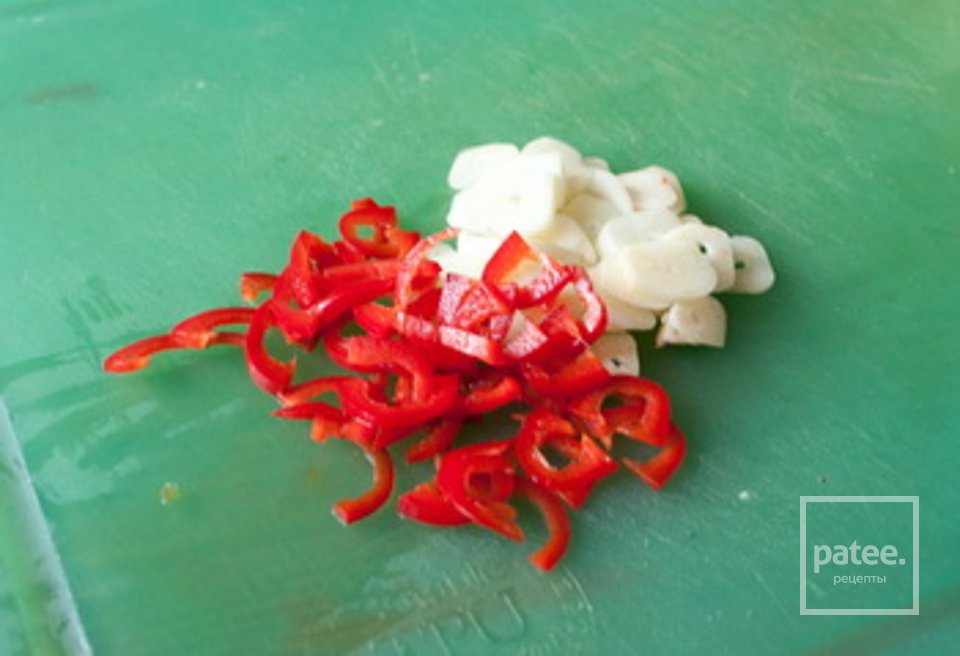 Жареный сулугуни с острым перцем и чесноком - Шаг 2