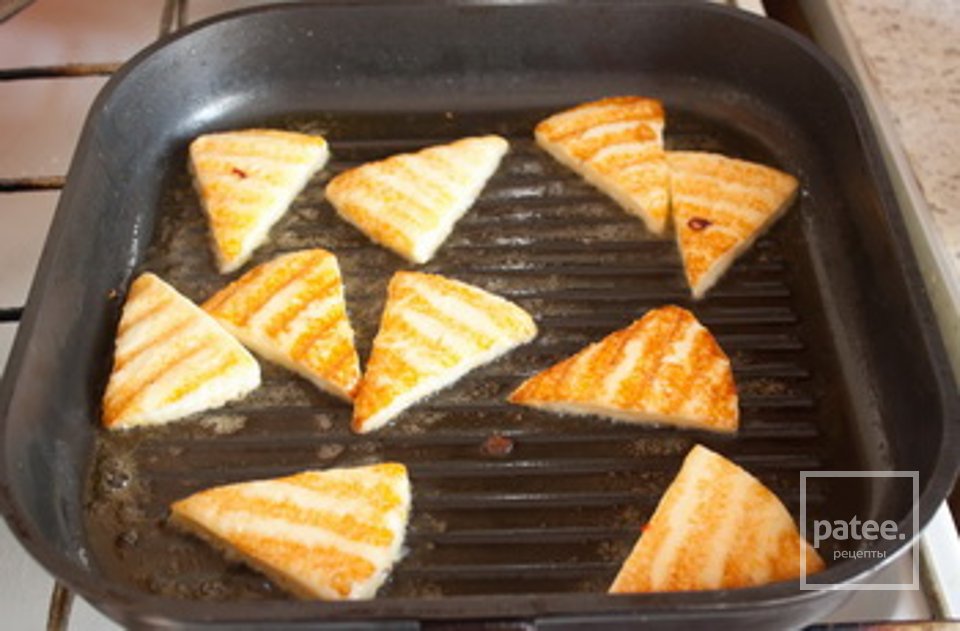 Жареный сулугуни с острым перцем и чесноком - Шаг 4