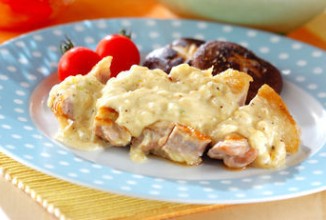 Куриное филе под сливочным соусом