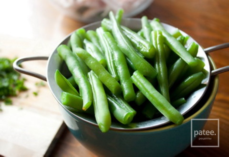 Салат из лосося с картофелем и зеленой  фасолью - Шаг 4