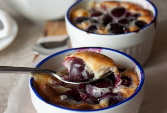 Клафути с вишней