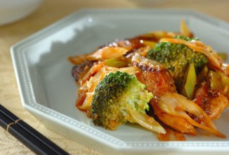 Жареный желтохвост с черным уксусом