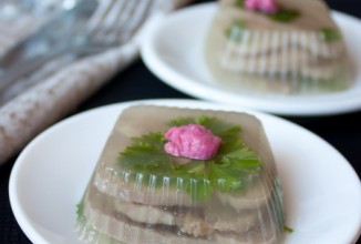 Заливное из говяжьего языка