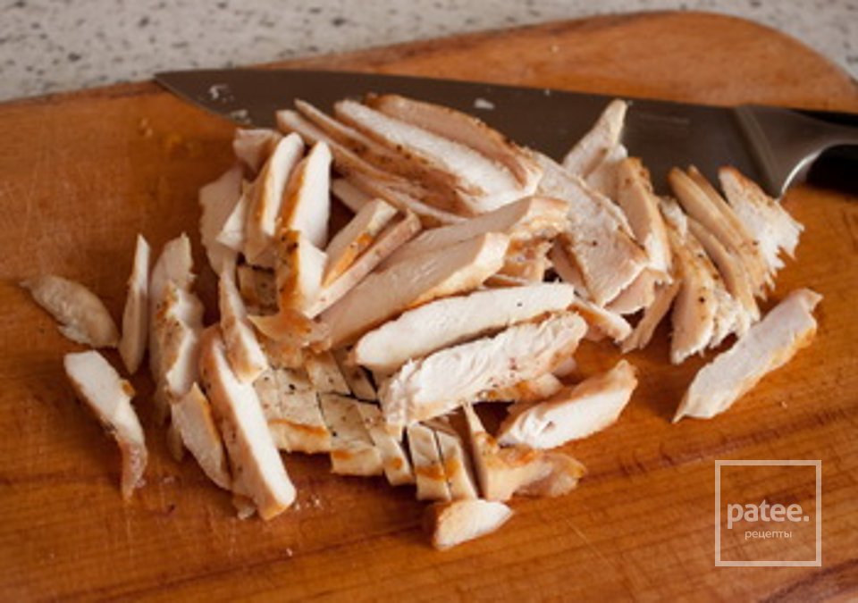 Курица со сладким перцем в булочках - Шаг 1