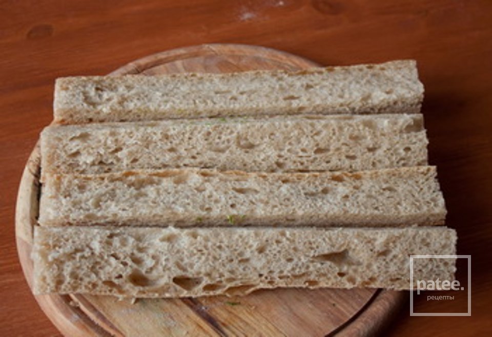 Чесночные сухарики из чабатты - Шаг 1