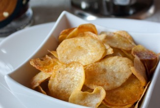 Картофельные чипсы