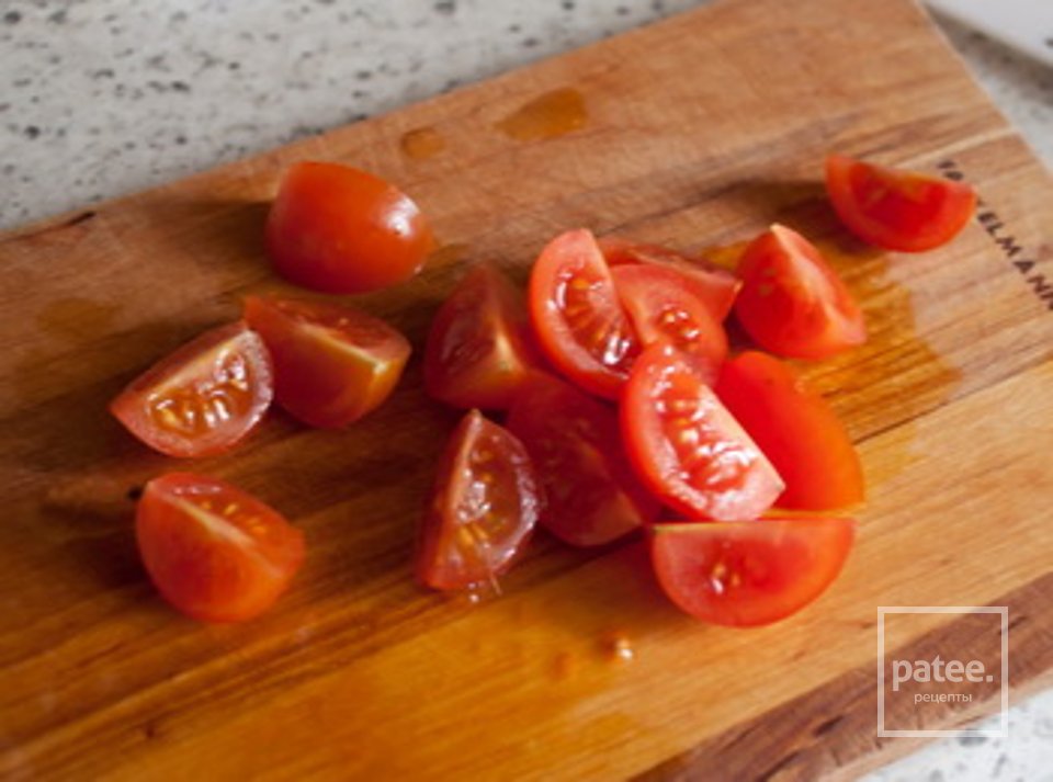 Канапе с кремом из феты и песто с томатами - Шаг 3