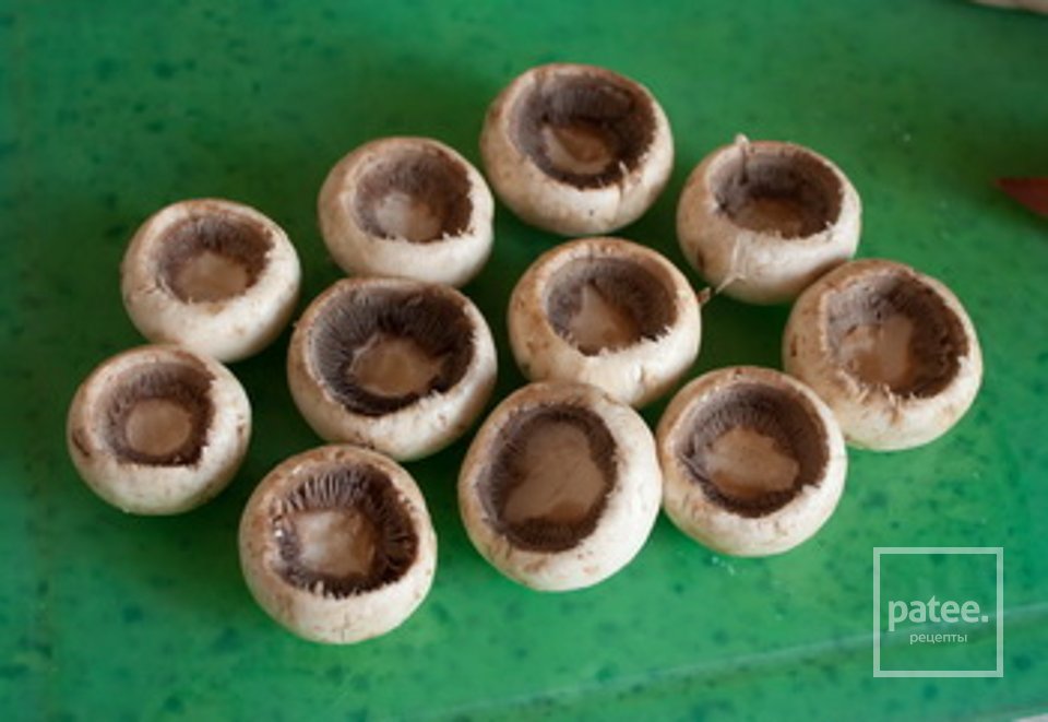 Шампиньоны с лососем в беконе - Шаг 1