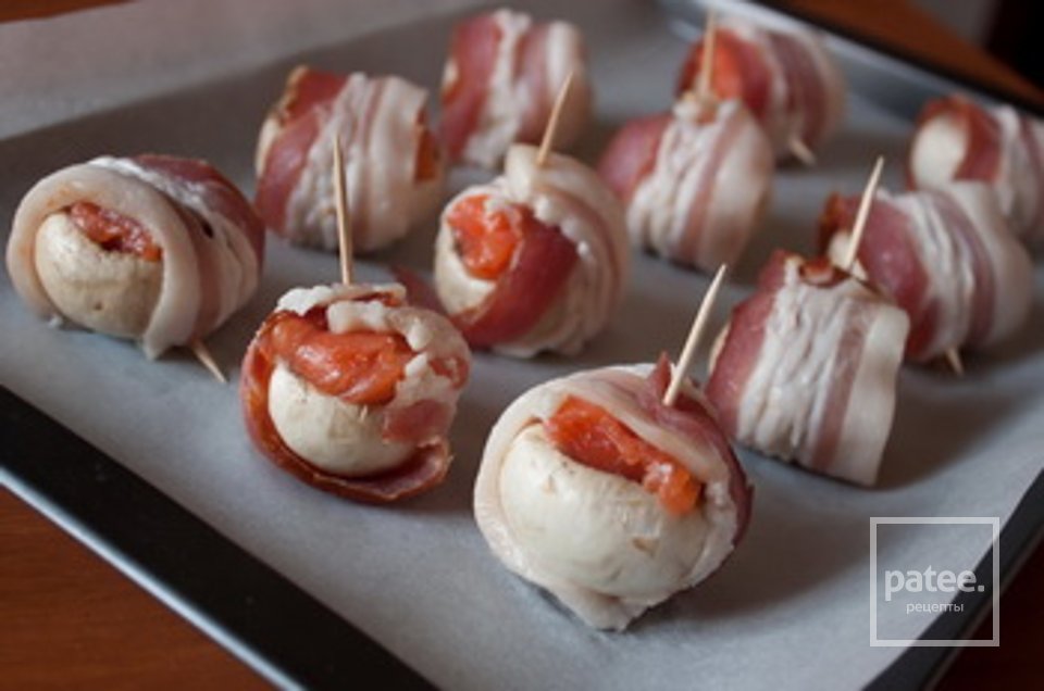 Шампиньоны с лососем в беконе - Шаг 3