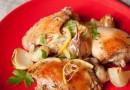 Запеченная курица с лимоном и белым вином