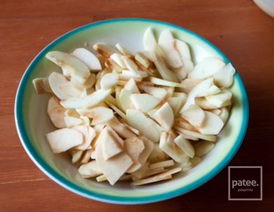 Яблочный пирог на творожном тесте - Шаг 2