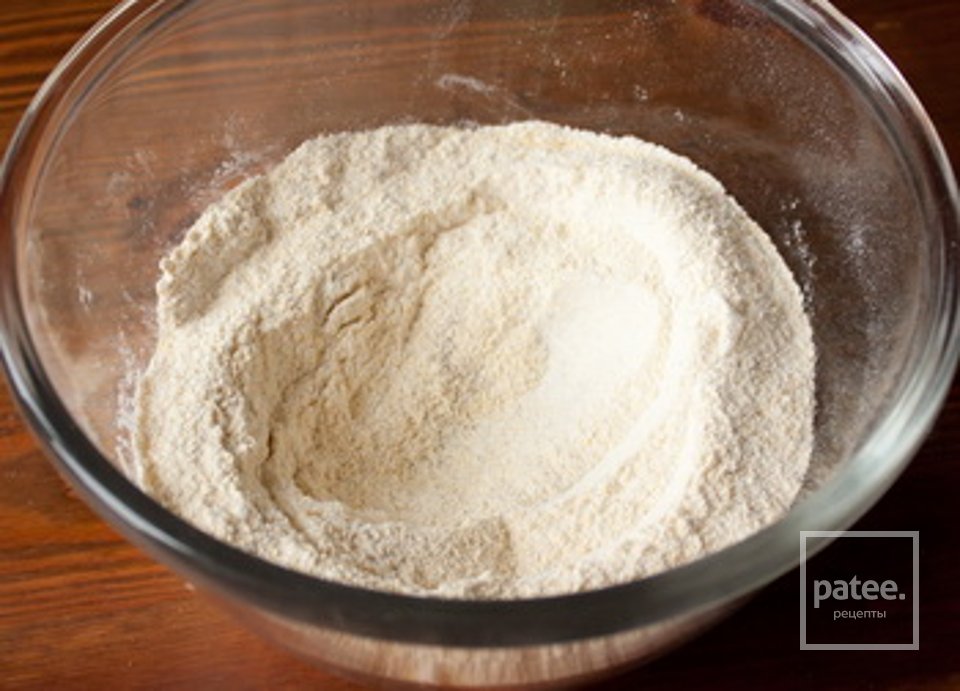 Кукурузный хлеб с семечками - Шаг 1