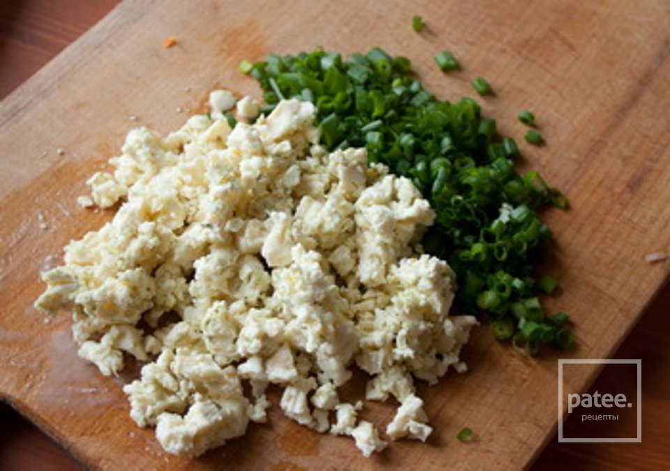 Печенье с зеленым луком и голубым сыром - Шаг 2