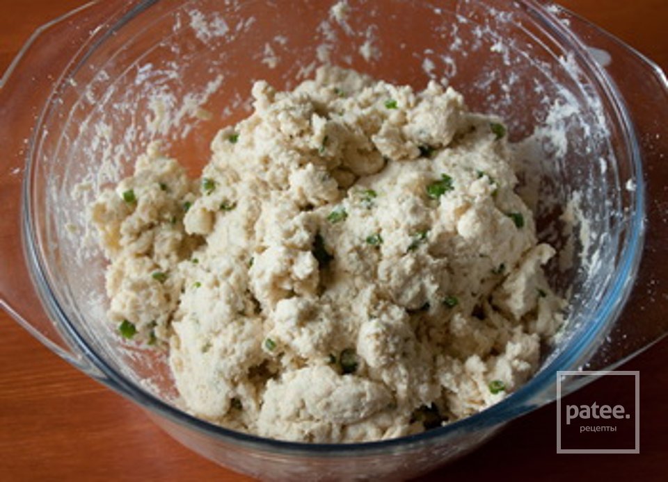 Печенье с зеленым луком и голубым сыром - Шаг 3