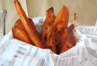 Хрустящий сладкий картофель фри
