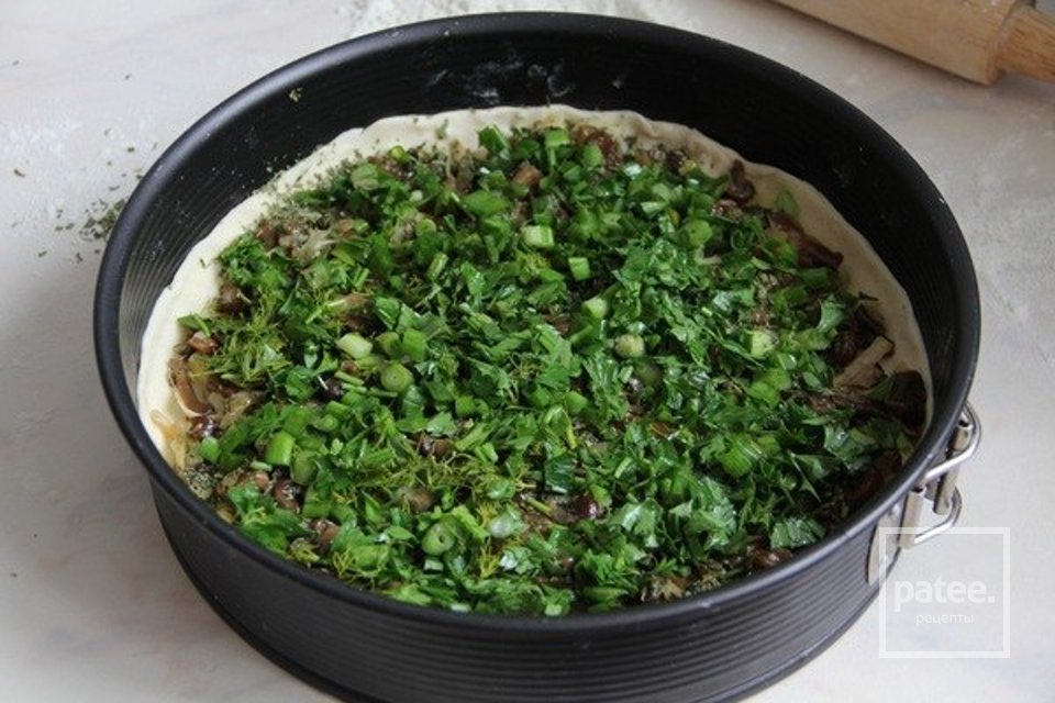 Киш с грибами и помидорами - Шаг 4