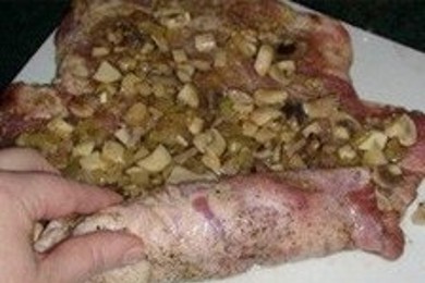 Рулет мясной с грибами - приготовление