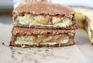 Сырно-банановый бутерброд