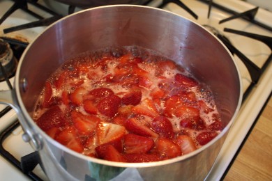 Клубничная сангрия - приготовление