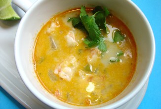 Мексиканский суп с креветками и кукурузой