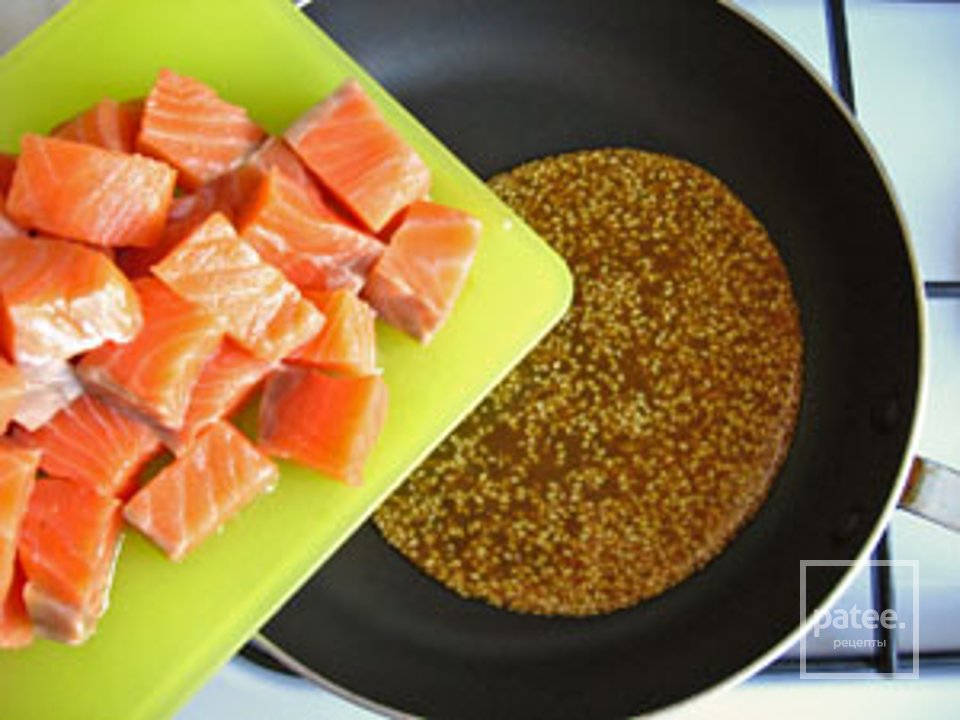 Салат из семги, огурца и болгарского перца - Шаг 4