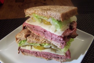 Сендвич с ростбифом