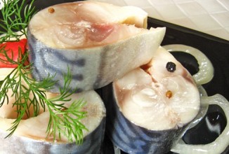 Соленая скумбрия в маринаде