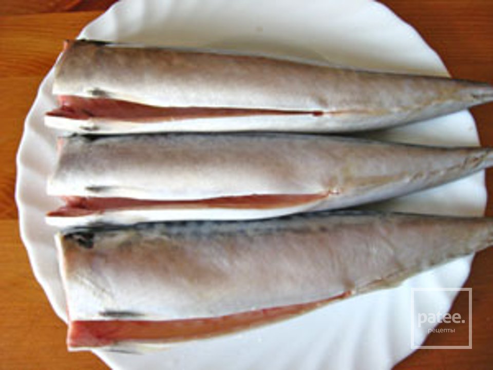 Соленая скумбрия в маринаде - Шаг 1