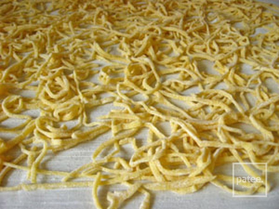 Куриный бульон с домашней лапшой - Шаг 8