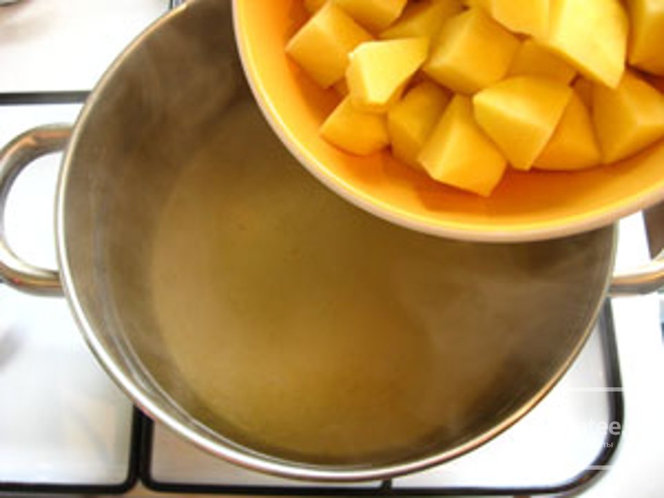 Чесночный суп с брюссельской капустой - Шаг 4