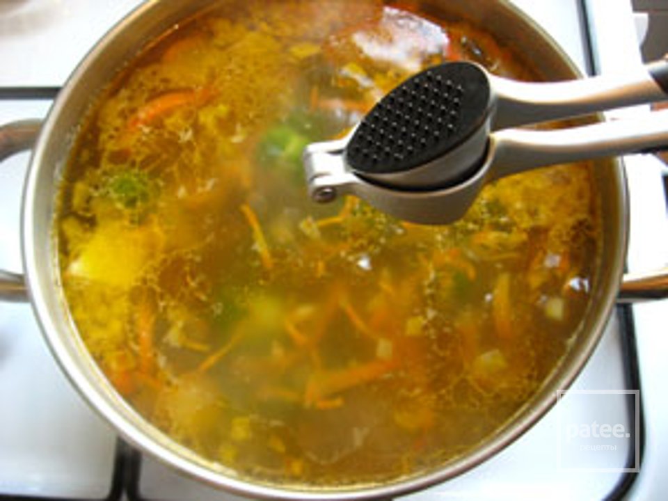 Чесночный суп с брюссельской капустой - Шаг 12