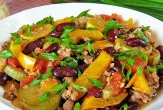 Овощное рагу с мясом и фасолью