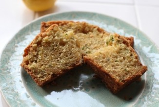Хлеб с лимоном и кабачками