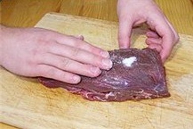 Жаренная свиная вырезка с черносливом - приготовление