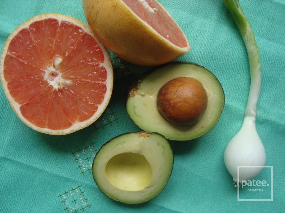 Грейпфрутовый гуакамоле - Шаг 1