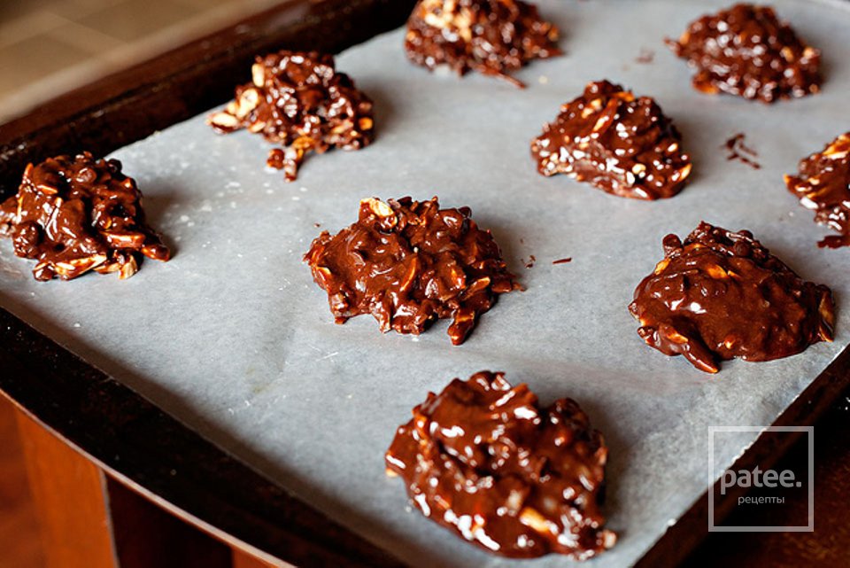 Миндально-кокосовое шоколадное печенье - Шаг 8