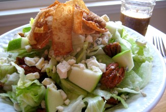 Вальдорфский салат  с розмарином