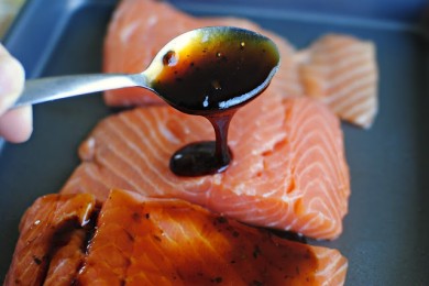 Лосось в глазури с овощами - приготовление