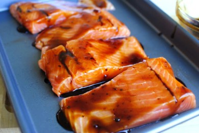 Лосось в глазури с овощами - приготовление