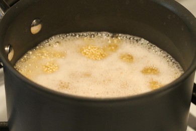 Салат с киноа и сыром - приготовление