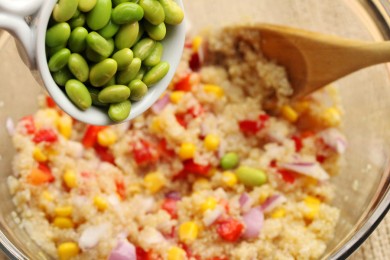 Салат с киноа и сыром - приготовление