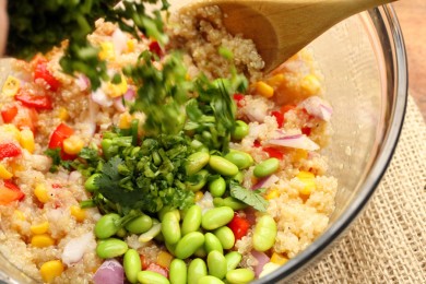 Салат с киноа и сыром - приготовление