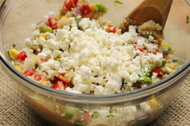 Салат с киноа и сыром - приготовление