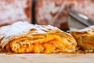 Абрикосовый штрудель