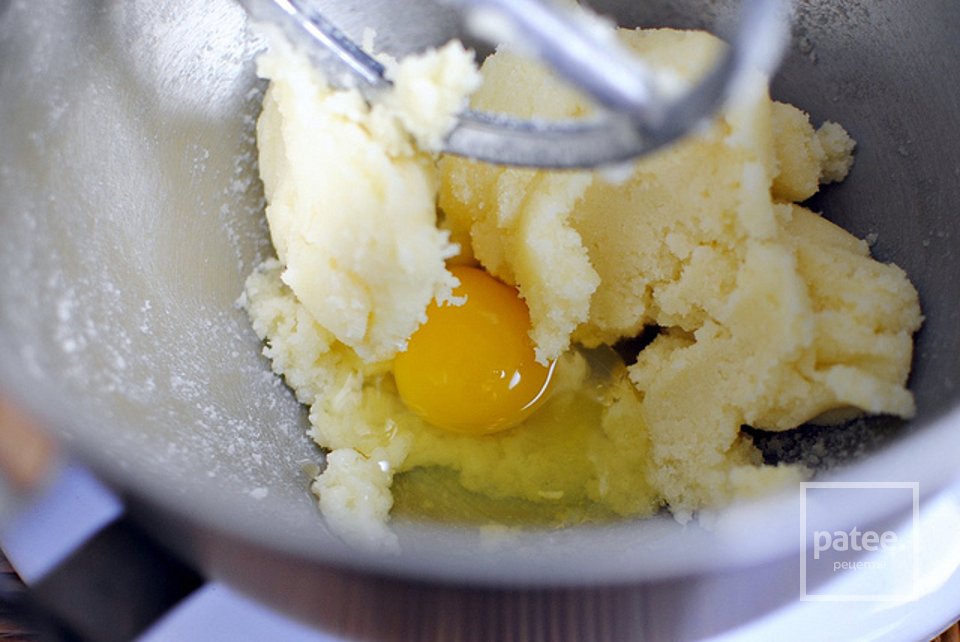 Брауни с ореховым маслом, зефиром и шоколадными чипсами - Шаг 5