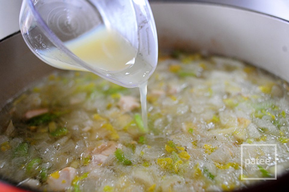 Тайский куриный суп с кинзой и рисом - Шаг 8