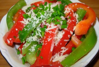 Салат с красным и зеленым перцем