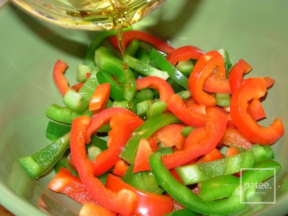 Салат с красным и зеленым перцем - Шаг 4